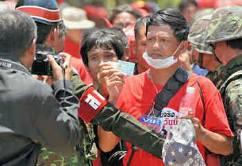 Red-Shirts capitulation