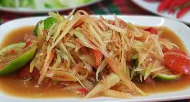 som tam - spicy green papaya salad